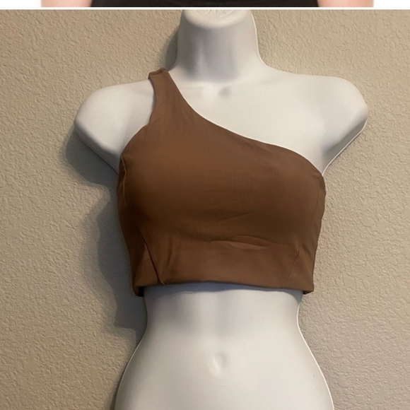 Wilo Asymmetrical Ribbed Bra - Picture 3 of 8